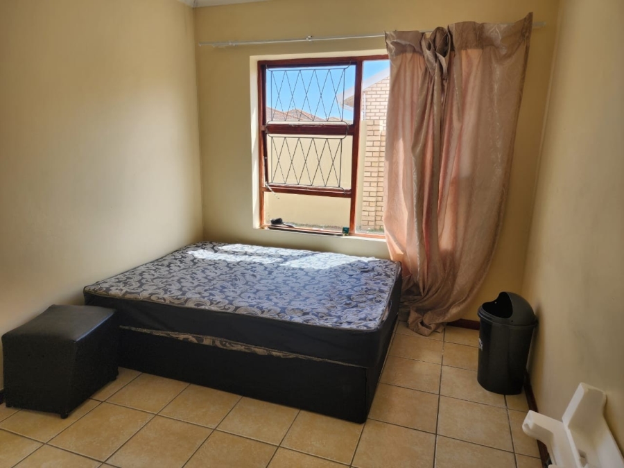 2 Bedroom Property for Sale in Summerstrand Eastern Cape